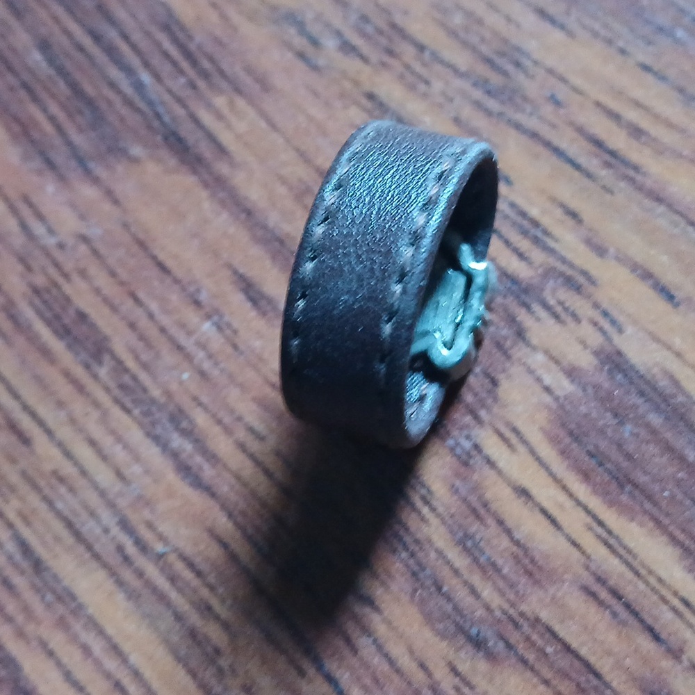 Leather‎ ring - Picture 3 of 7